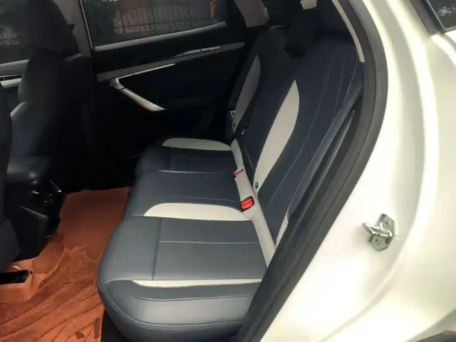 Geely Boyue L — Фото автомобиля 16