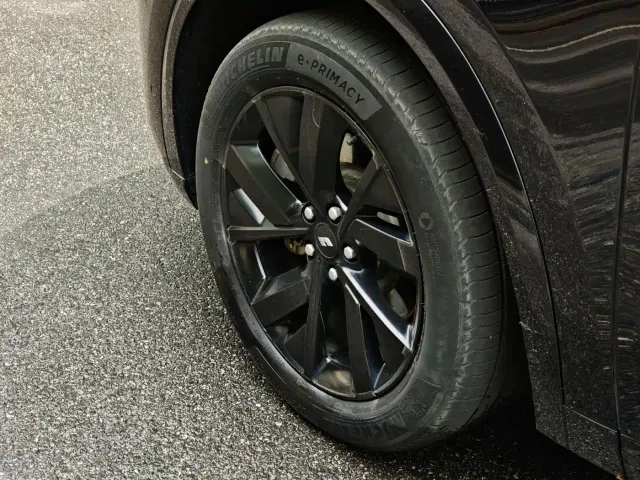 Li Auto L8 — Фото автомобиля 17