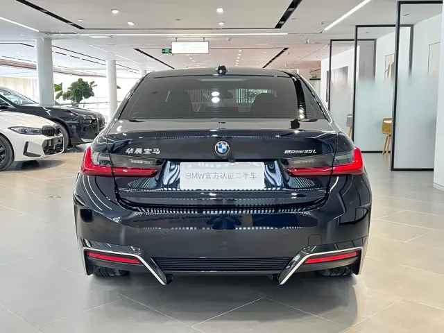 BMW i3 — Фото автомобиля 13