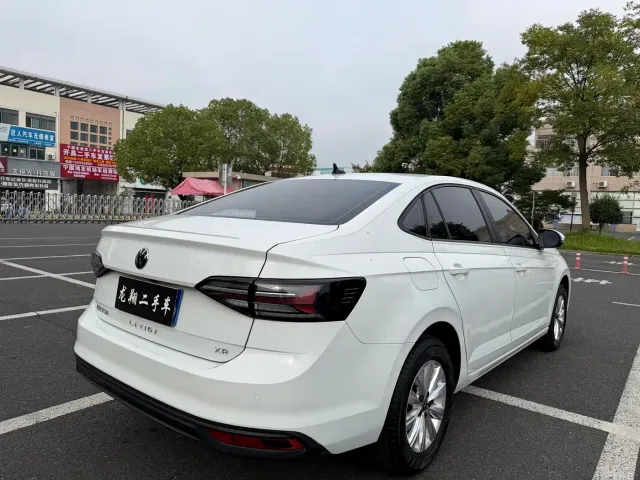 Volkswagen Lavida — Фото автомобиля 9