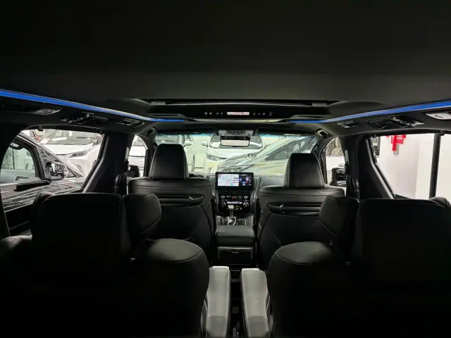 Lexus LM — Фото автомобиля 14