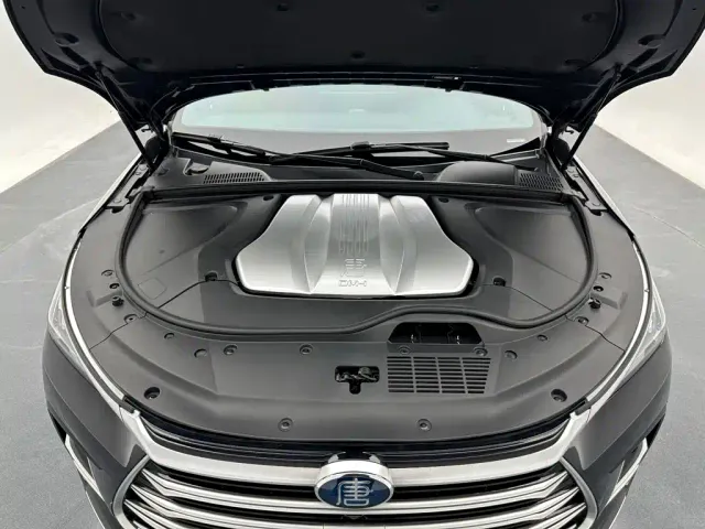 BYD Tang — Фото автомобиля 25