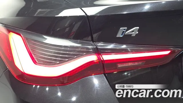 BMW i4 — Фото автомобиля 20