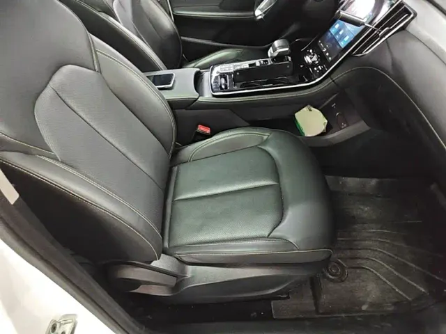 Roewe i6 MAX EV — Фото автомобиля 24