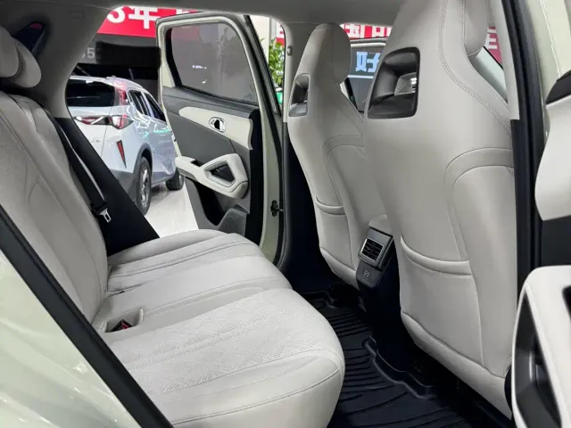 BYD Yuan UP — Фото автомобиля 19
