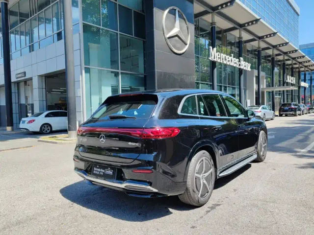 Mercedes-Benz EQS SUV — Фото автомобиля 3