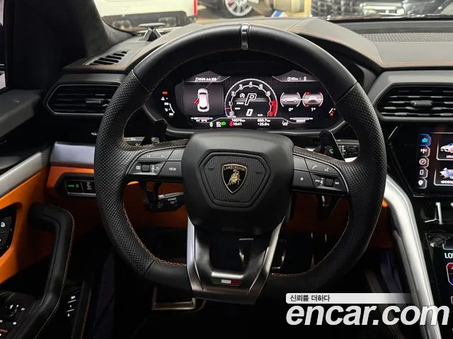 Lamborghini Urus — Фото автомобиля 11