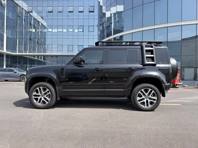 Land Rover Defender — Фото автомобиля 3