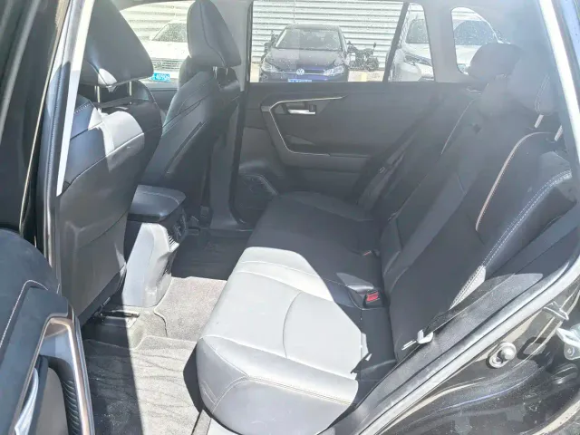 Toyota Wildlander — Фото автомобиля 12