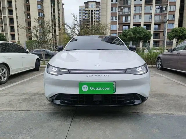 Leapmotor C01 — Фото автомобиля 2