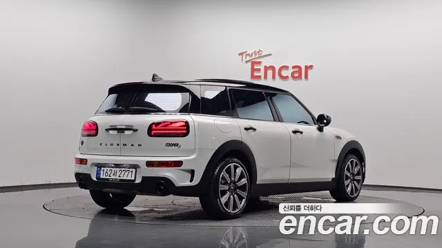 Фотография автомобиля — MINI Clubman