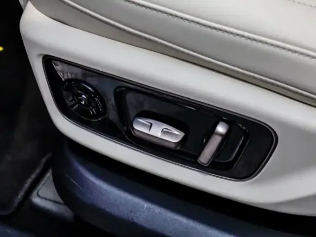 Li Auto MEGA — Фото автомобиля 16