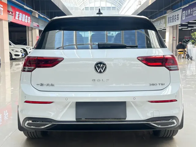 Volkswagen Golf — Фото автомобиля 8
