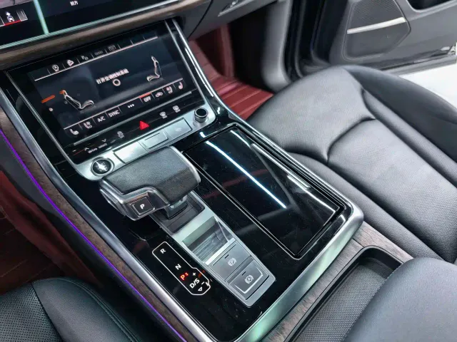 Audi Q7 — Фото автомобиля 10
