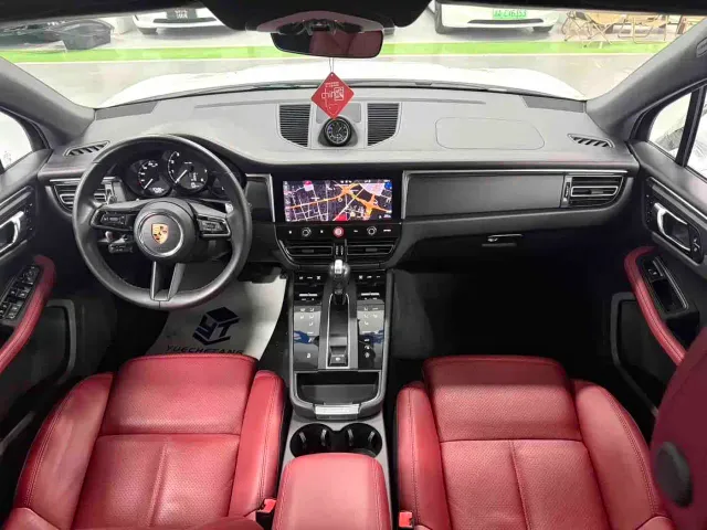 Porsche Macan — Фото автомобиля 9