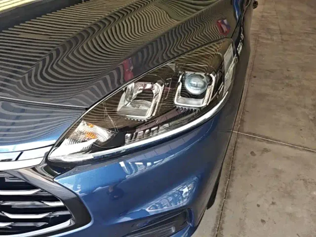 Ford Escape — Фото автомобиля 17