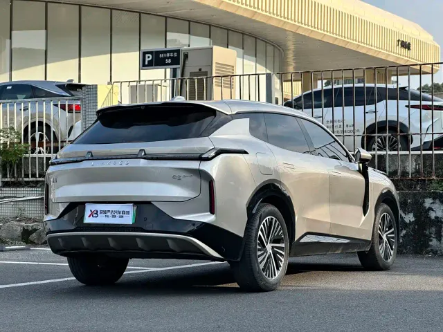 Lynk & Co 08 EM-P — Фото автомобиля 4