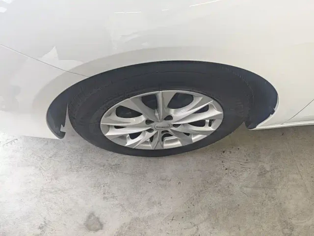 Roewe Roewe i5 2023 1.5L CVT Luxury Edition — Фото автомобиля 22