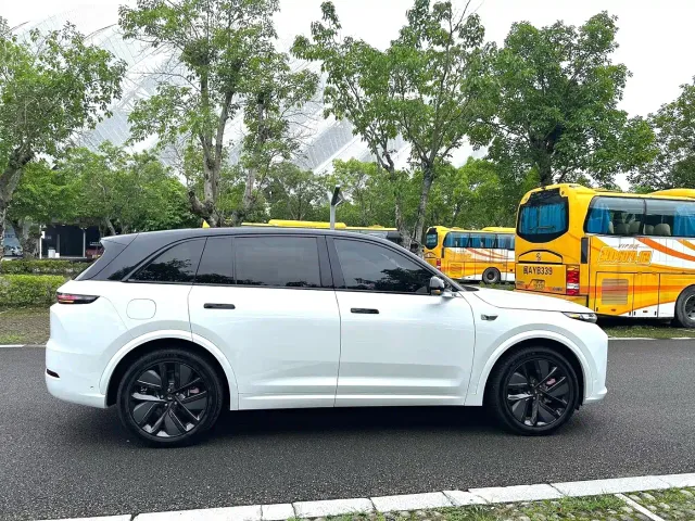 Li Auto L7 — Фото автомобиля 7