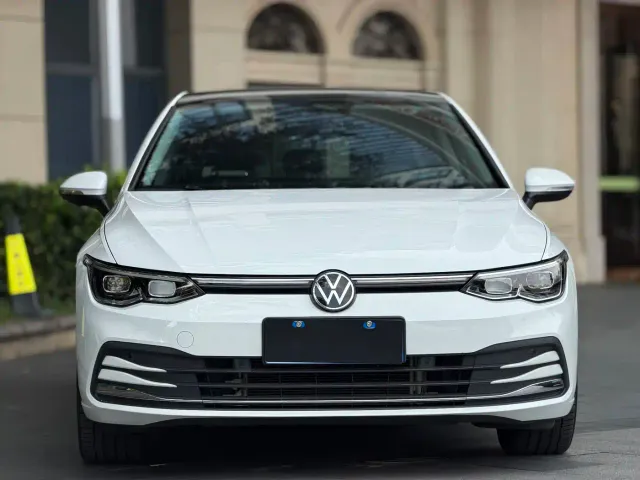Volkswagen Golf — Фото автомобиля 2