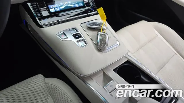 Hyundai Grandeur (New) Hybrid — Фото автомобиля 12