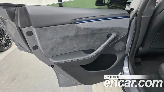 Tesla Model Y — Фото автомобиля 14