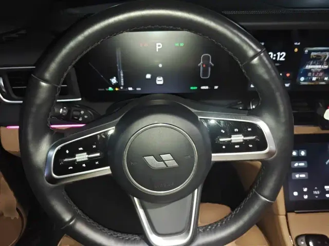 Li Auto ONE — Фото автомобиля 11