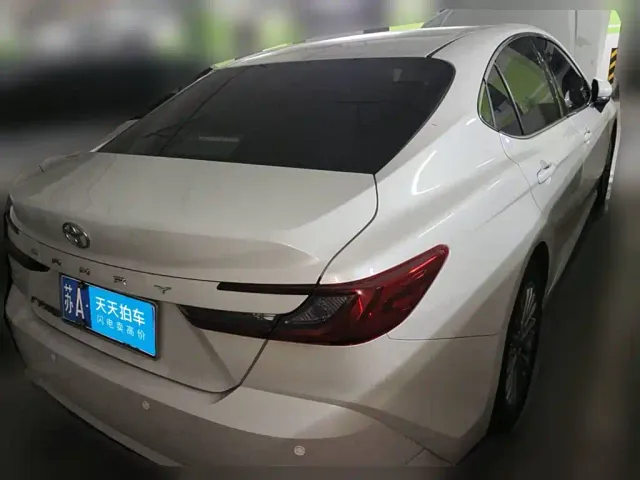Toyota Camry — Фото автомобиля 2