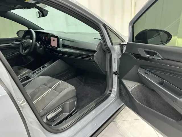 Volkswagen Golf — Фото автомобиля 18