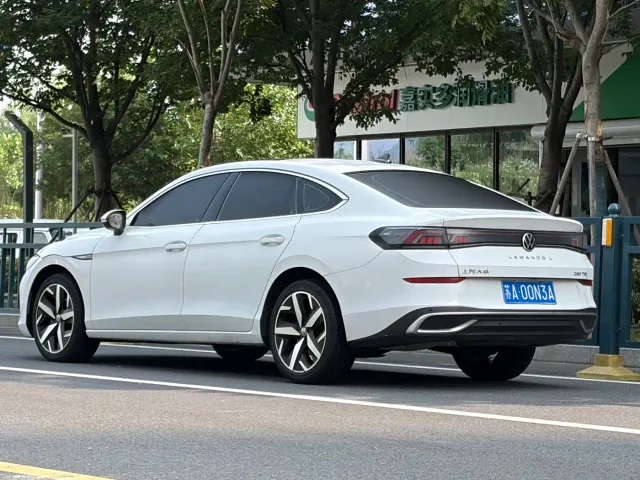 Volkswagen Lamando — Фото автомобиля 4