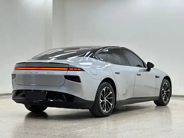 Xpeng P7 — Фото автомобиля 6