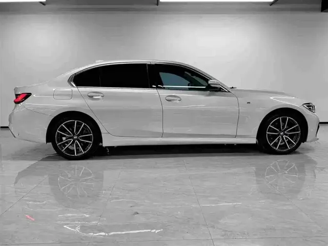 BMW BMW 3 Series 2022 320Li M Sport Package — Фото автомобиля 3