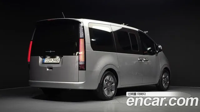 Hyundai Staria Staria L3.5 Tourer 11 мест — Фото автомобиля 2