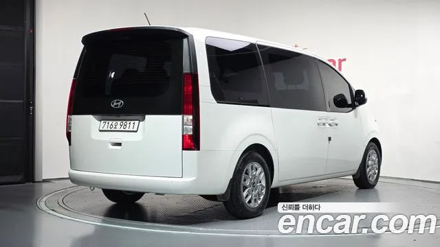 Hyundai Staria — Фото автомобиля 2