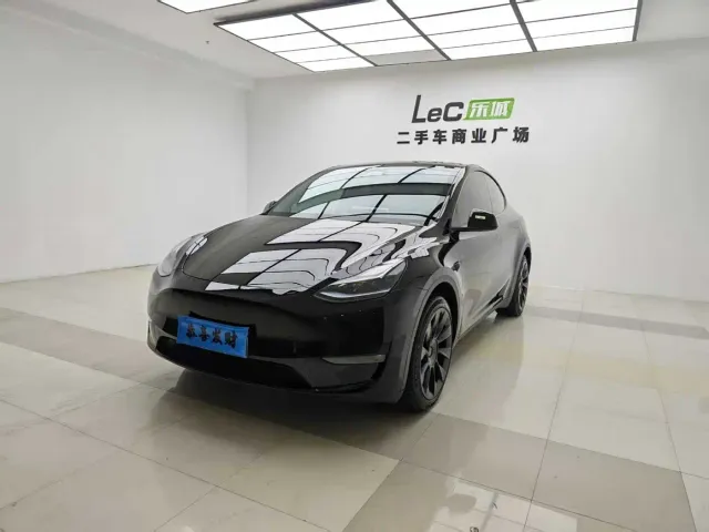 Фотография автомобиля — Tesla Model Y