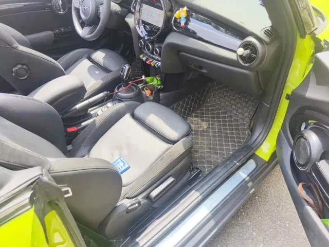 MINI Hatch — Фото автомобиля 13