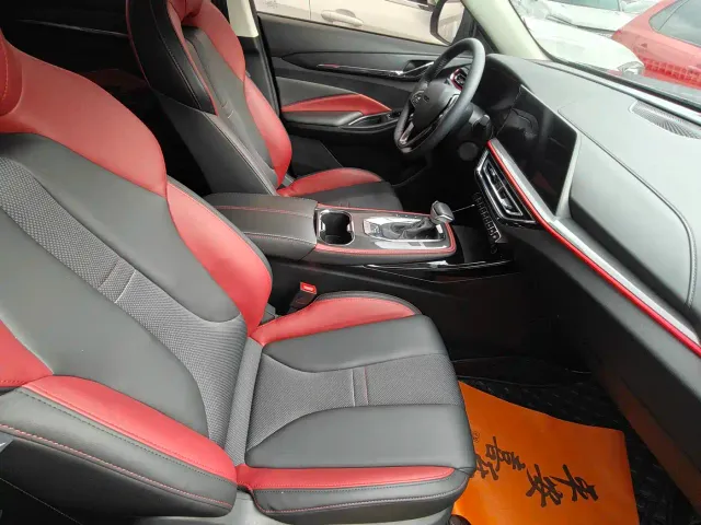 Changan Oushang X5 — Фото автомобиля 10