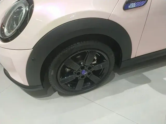 MINI Hatch — Фото автомобиля 24