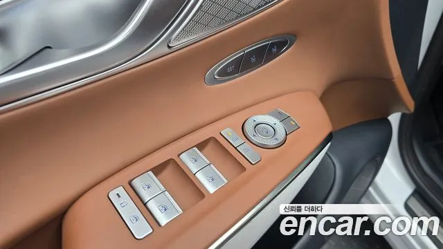 Genesis GV70 — Фото автомобиля 27