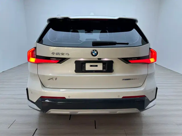 BMW X1 — Фото автомобиля 4