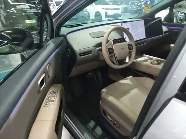 Li Auto i6 — Фото автомобиля 15