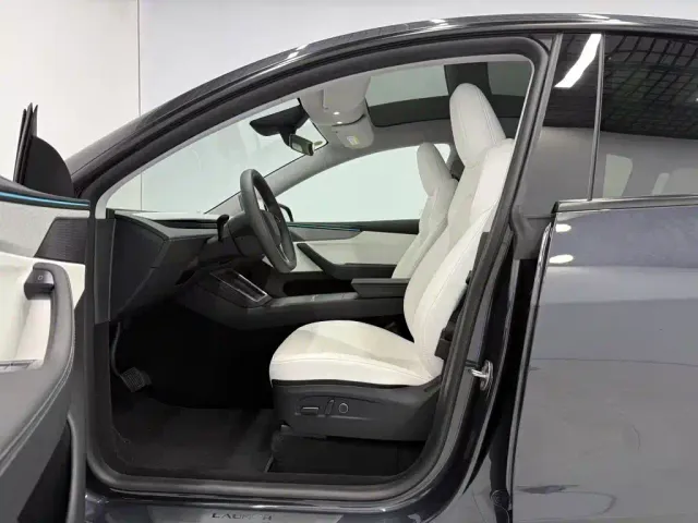 Tesla Model Y — Фото автомобиля 14