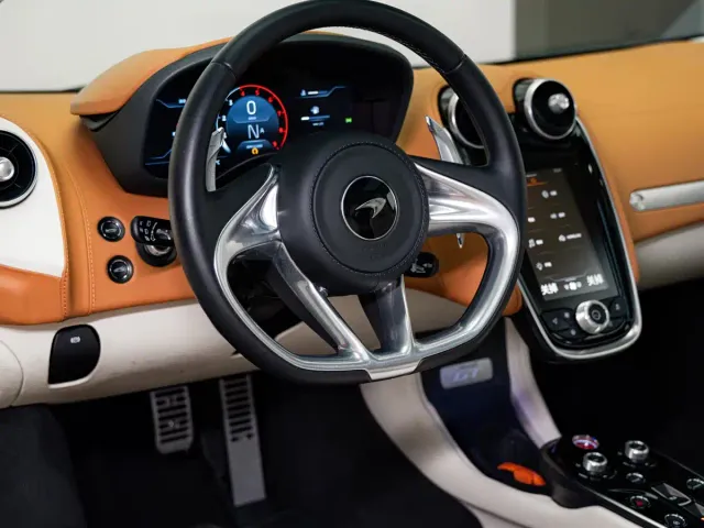 McLaren GT — Фото автомобиля 12