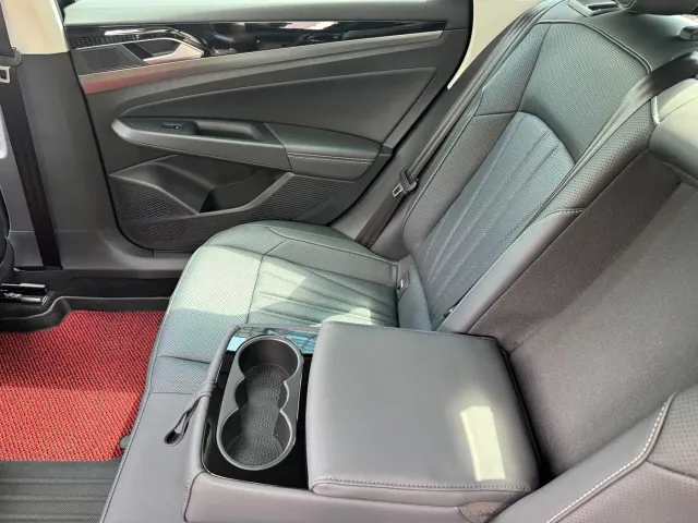 Volkswagen Passat — Фото автомобиля 13