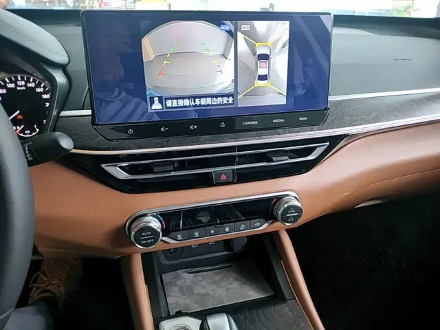 Nissan Teana — Фото автомобиля 12