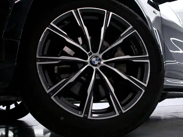 BMW X5 — Фото автомобиля 19