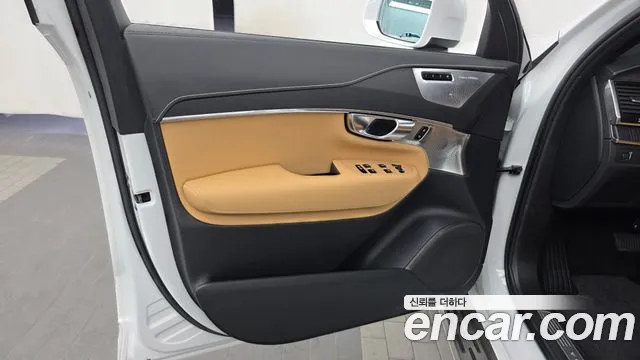 Volvo XC90 Generation 2 — Фото автомобиля 24