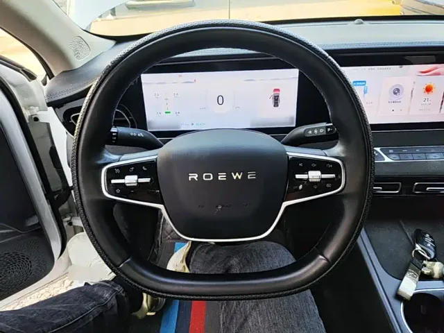 Roewe D7 — Фото автомобиля 10