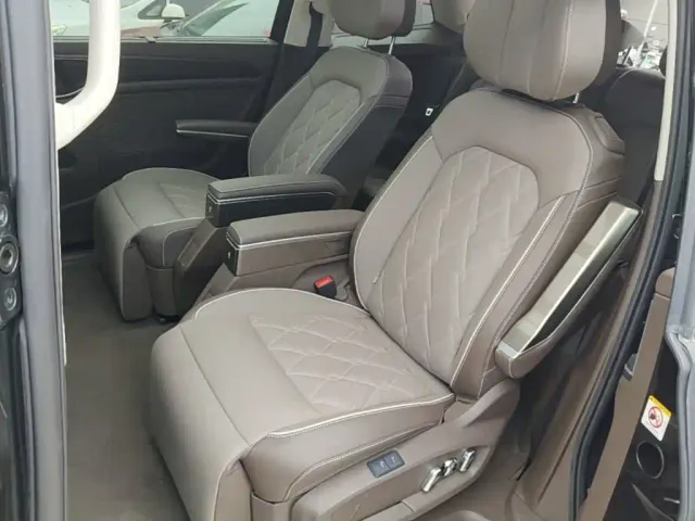 Volkswagen Viloran 2024 380TSI Executive Edition — Фото автомобиля 16