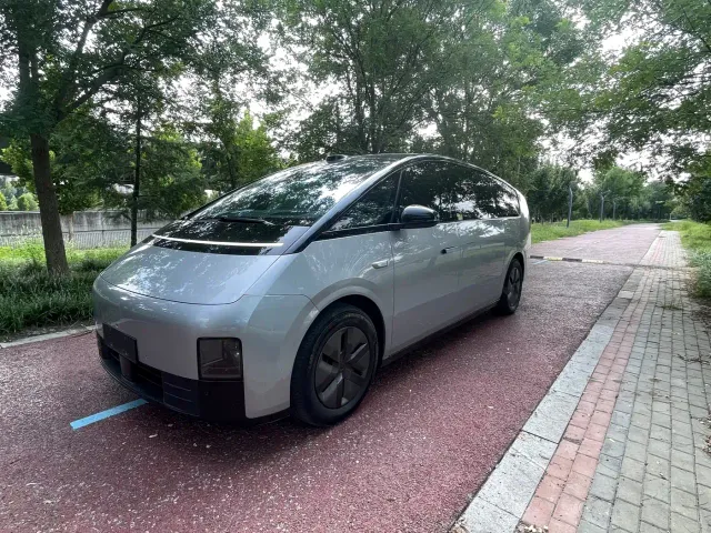 Фотография автомобиля — Li Auto MEGA